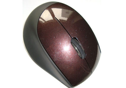 La souris sans fil VM-207 est conçue de manière ergonomique